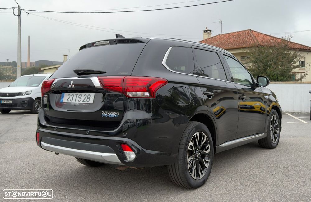 Mitsubishi Outlander 2.0 Instyle Navi - 5