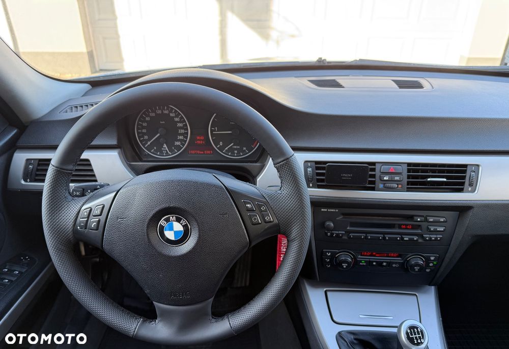 BMW Seria 3 320d - 15
