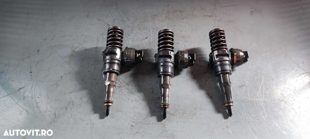 Injector volkswagen vw golf 5 motor BKC cod 038130073AG - 1