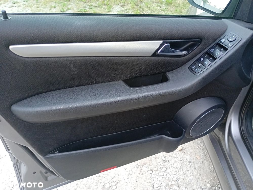 Mercedes-Benz Klasa B 150 Special Edition - 27