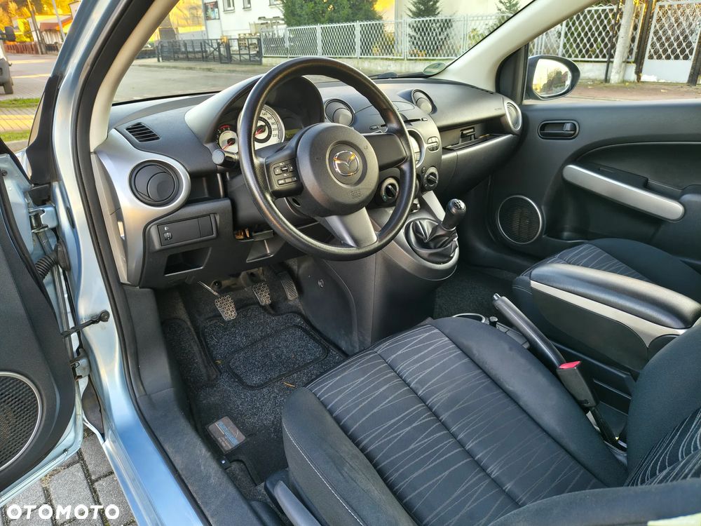 Mazda 2 - 6