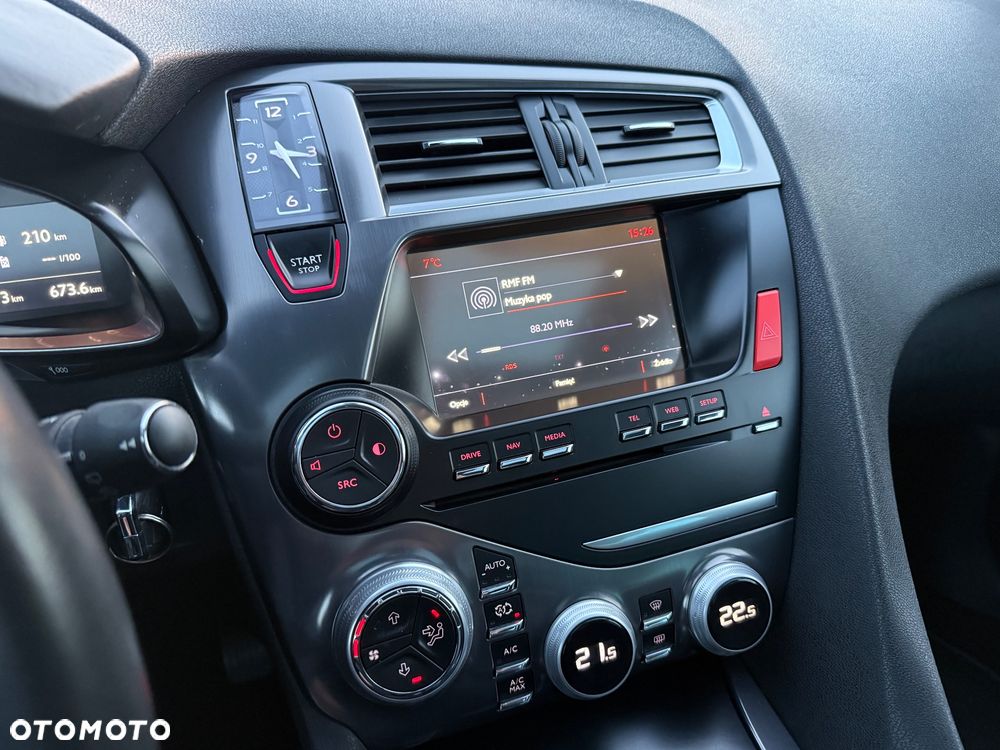 Citroën DS5 Hybrid4 EGS6 SportChic - 16