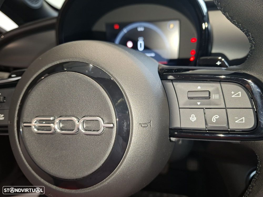 Fiat 600 1.2 Hybrid Sport - 14