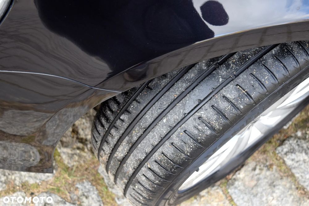 Volkswagen Passat Variant 1.8 TSI Comfortline - 25