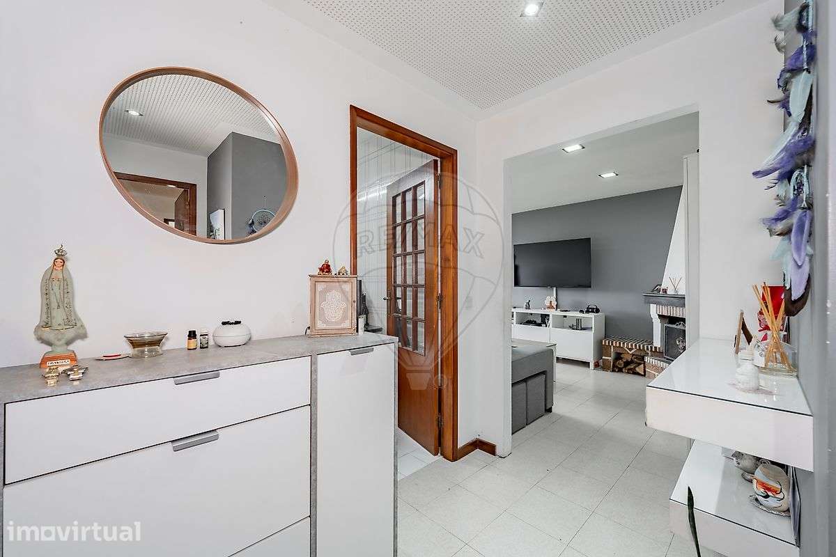 Apartamento T3 Parcialmente Renovado, situado em Ferreiros, Braga - Grande imagem: 4/34