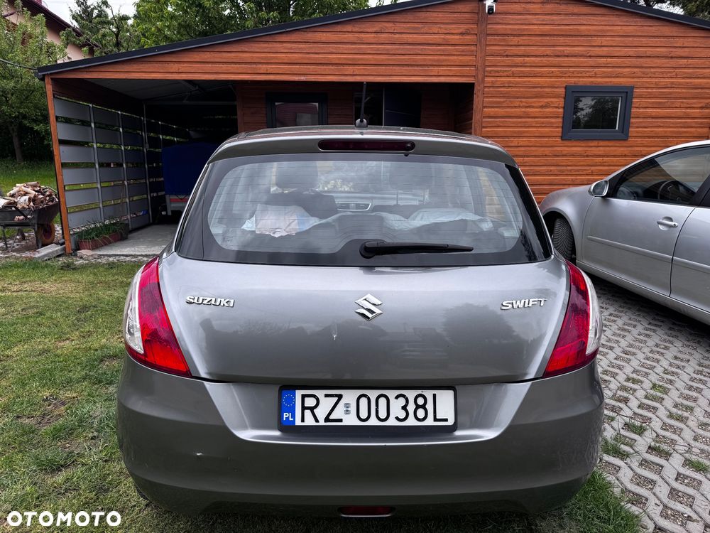 Suzuki Swift 1.2 Club - 8