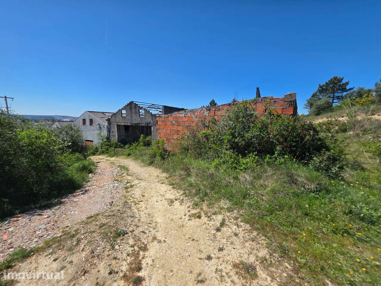Armazém zona industrial da Pedrulha Coimbra - Grande imagem: 5/10