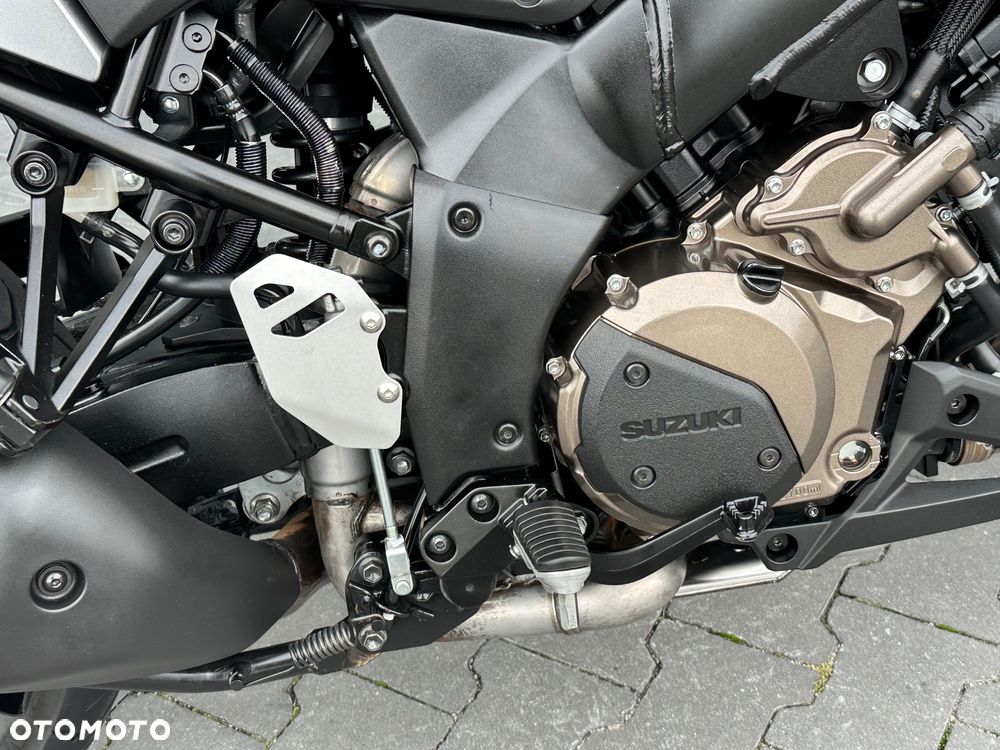 Suzuki V-STROM - 17