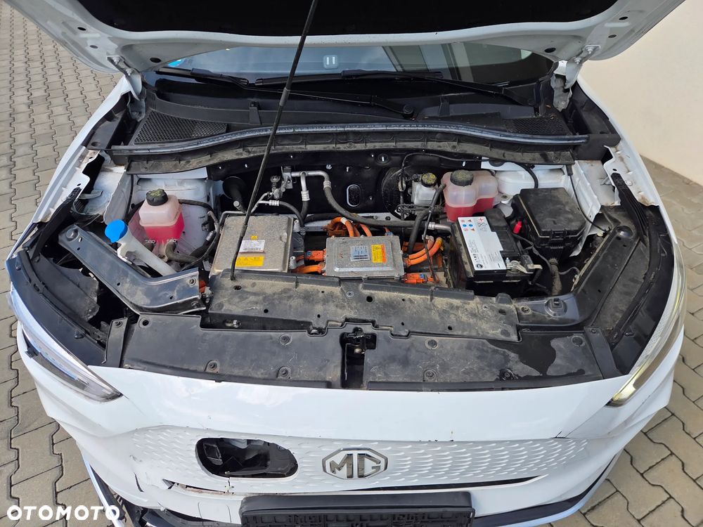 MG ZS - 18