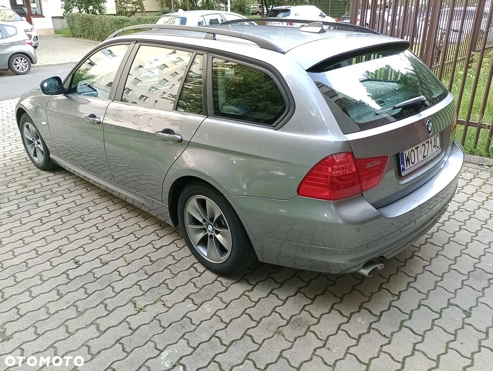 BMW Seria 3 318d DPF Touring - 5