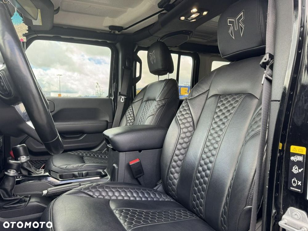 Jeep Wrangler - 28