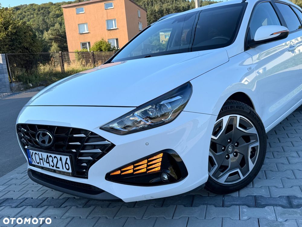 Hyundai i30 1.6 CRDI 48V-Hybrid DCT Prime - 4