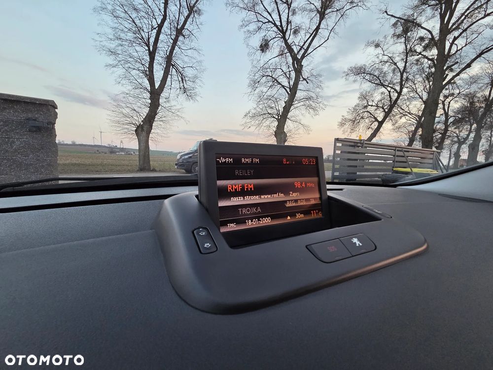 Peugeot 3008 HDi 160 Automatik Active - 28