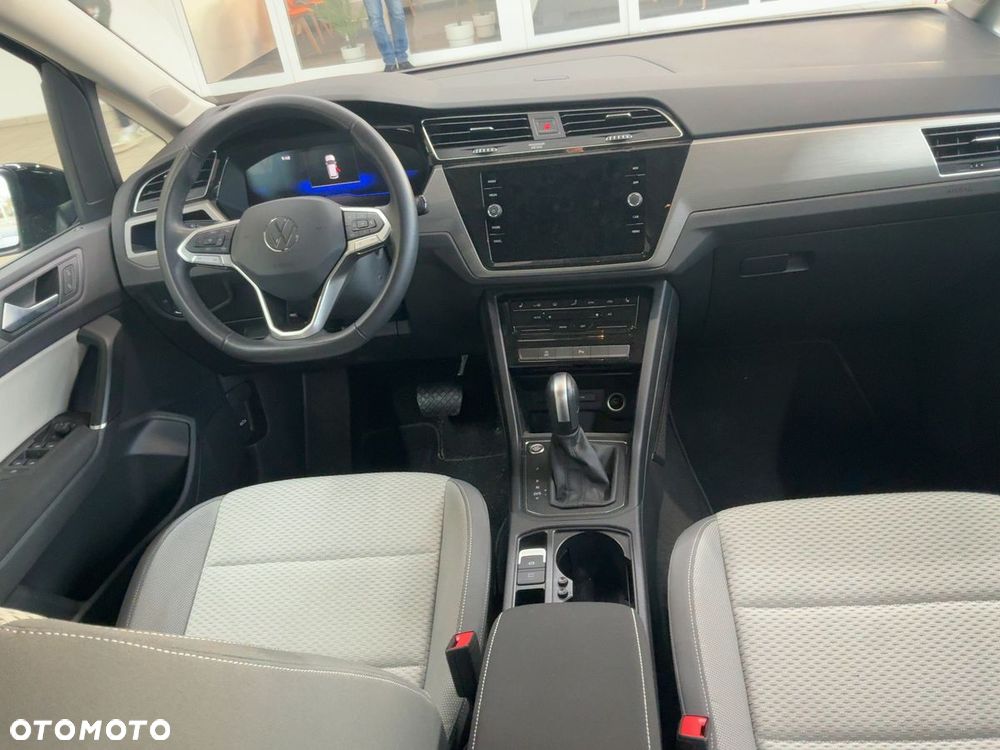 Volkswagen Touran 2024 photo 3