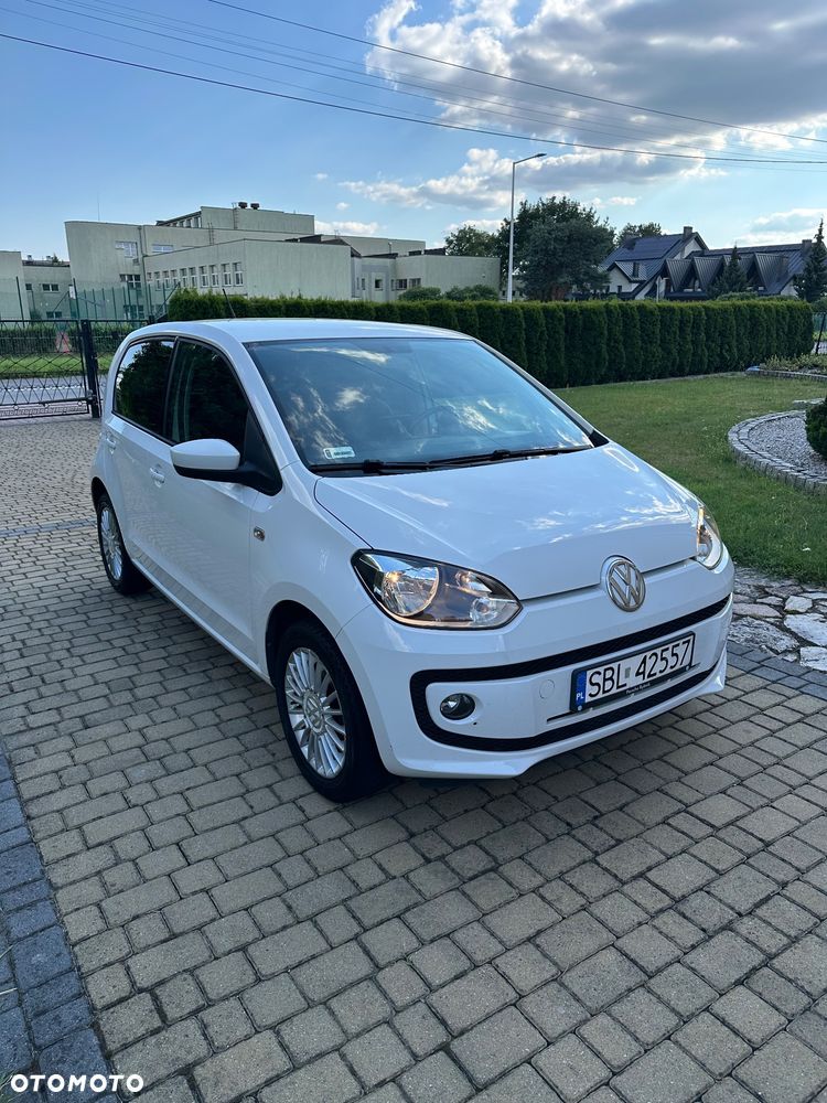 Volkswagen Up 2016 photo 2