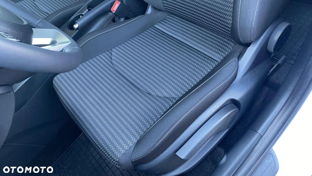 Kia Ceed - 11