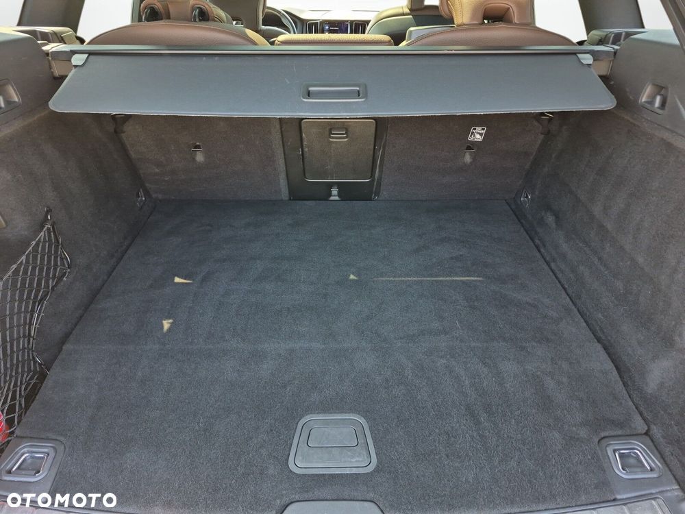 Volvo XC 60 - 35