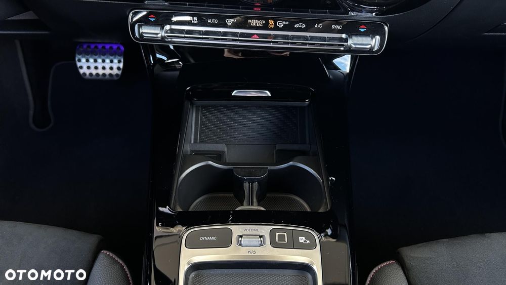 Mercedes-Benz Klasa A 220 4-Matic AMG Line 8G-DCT - 22