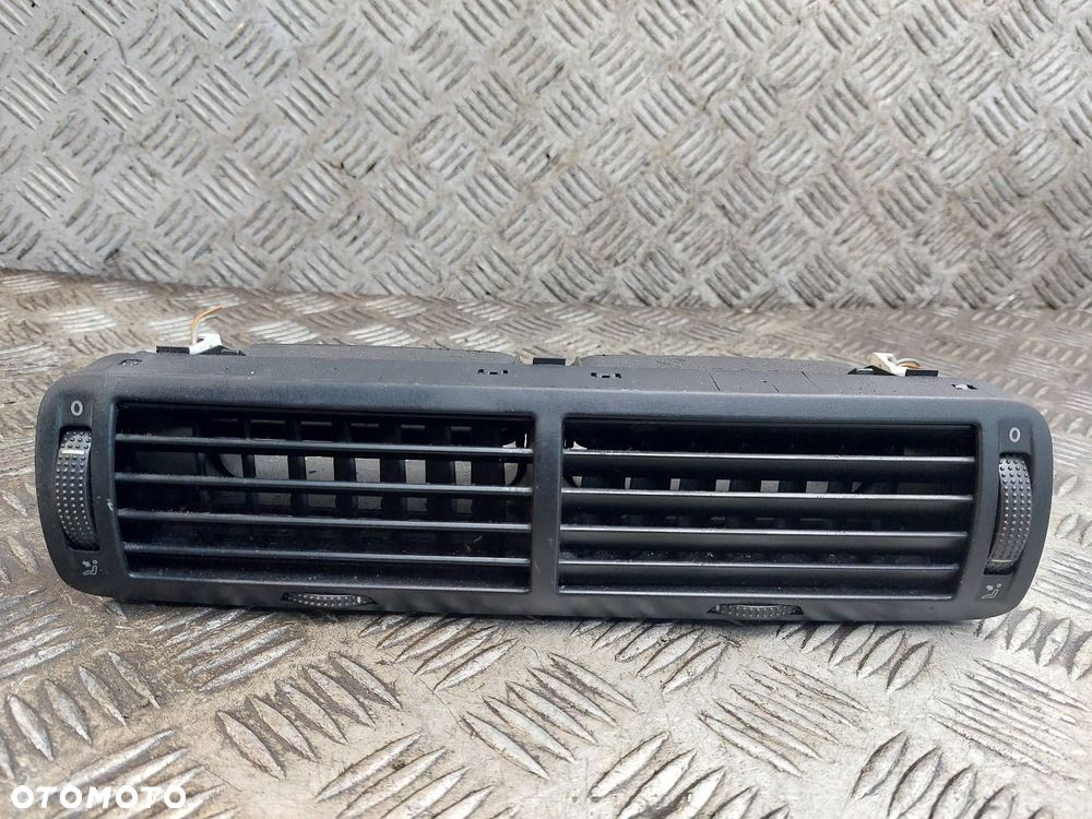 KRATKA NAWIEWU ŚRODKOWA VOLKSWAGEN PASSAT B5 3B0819728D ID: 237777 - 4