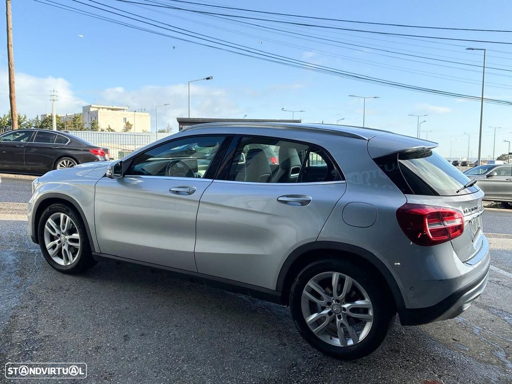 Mercedes-Benz GLA 180 d Urban - 2