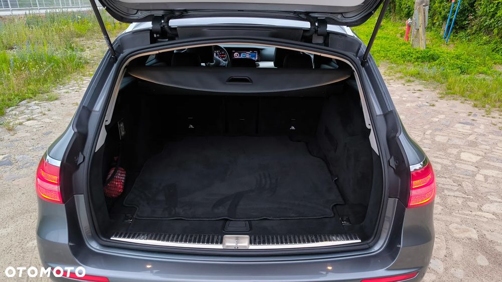 Mercedes-Benz Klasa E 220 d T 9G-TRONIC - 15