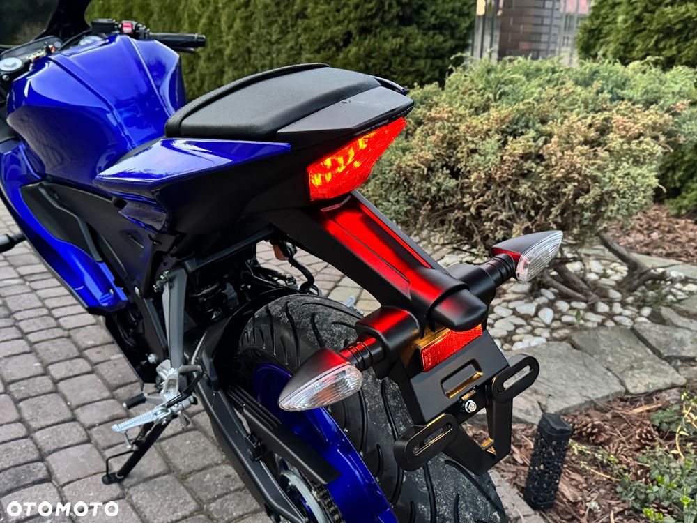 Yamaha YZF - 19