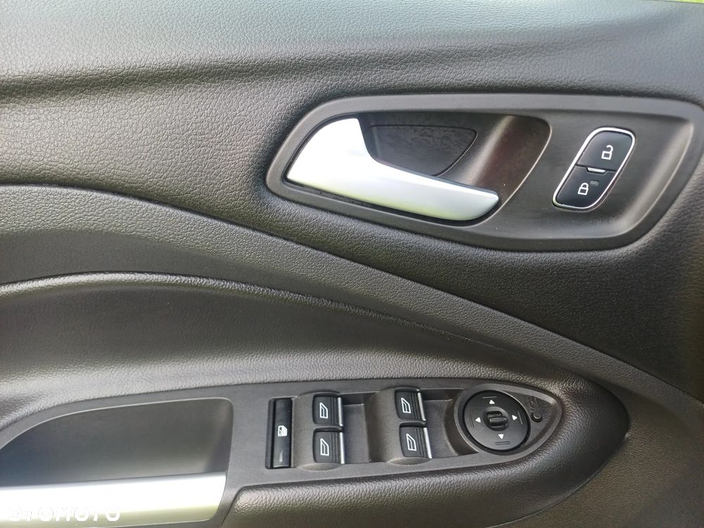 Ford Kuga 1.5 EcoBoost 2x4 Titanium - 23