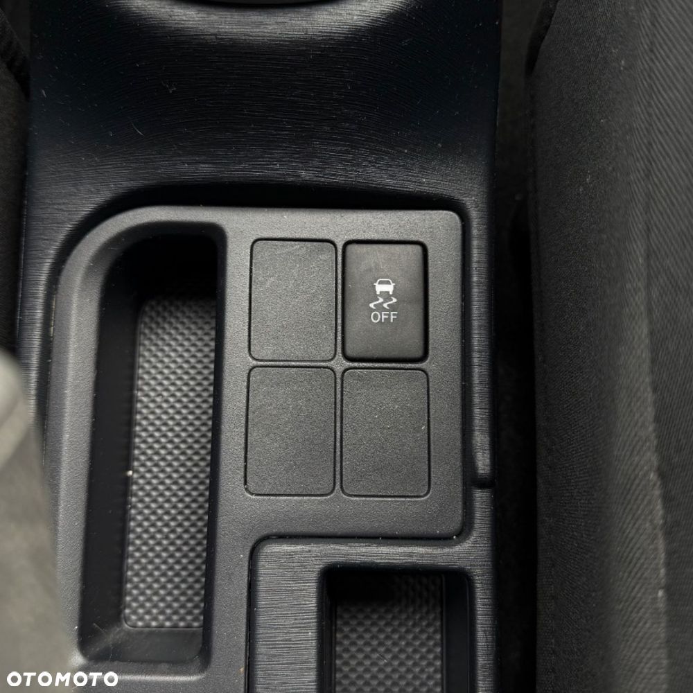 Toyota Yaris 1.33 Selection Platinum - 34