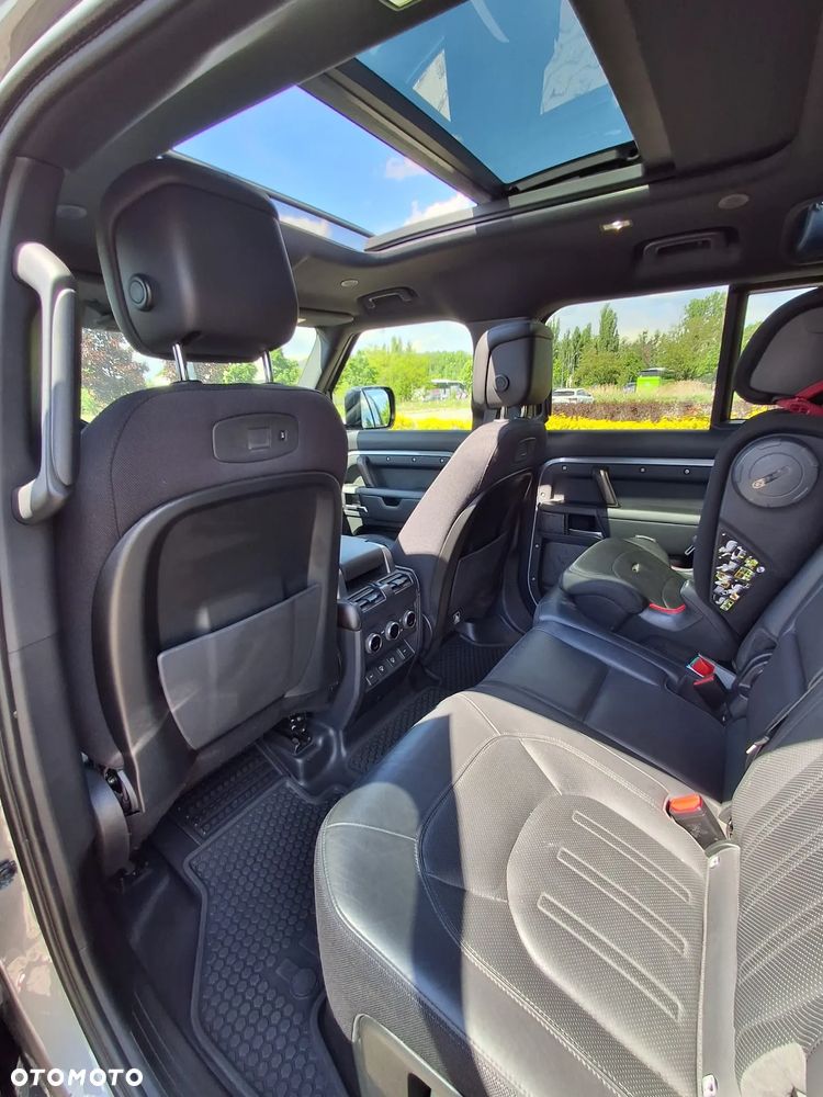 Land Rover Defender 3.0 P400 mHEV X-Dynamic S - 8