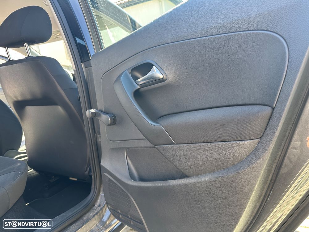 VW Polo 1.6 TDI Confortline BlueMotion - 17