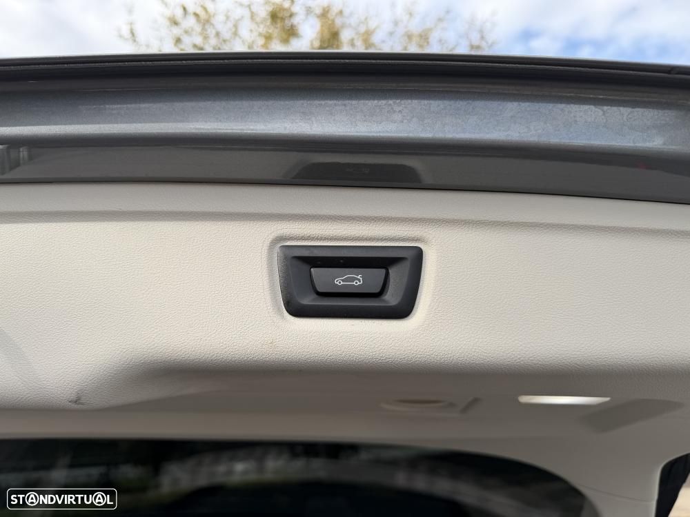 BMW 320 e Touring Aut. Luxury Line - 31