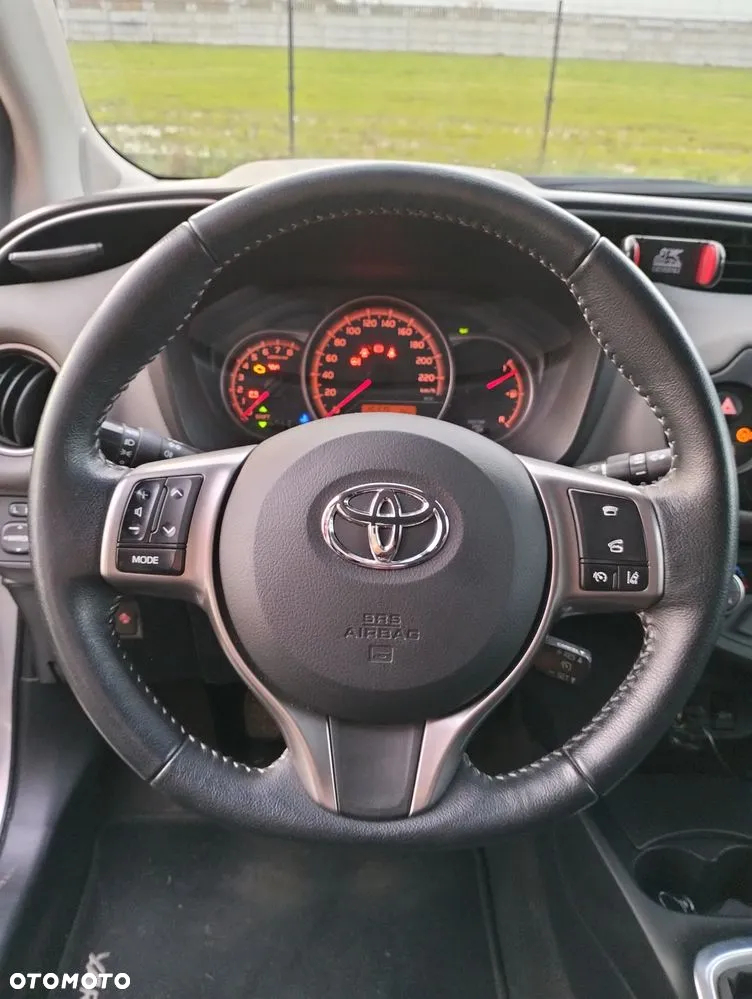 Toyota Yaris 1.0 Premium - 10