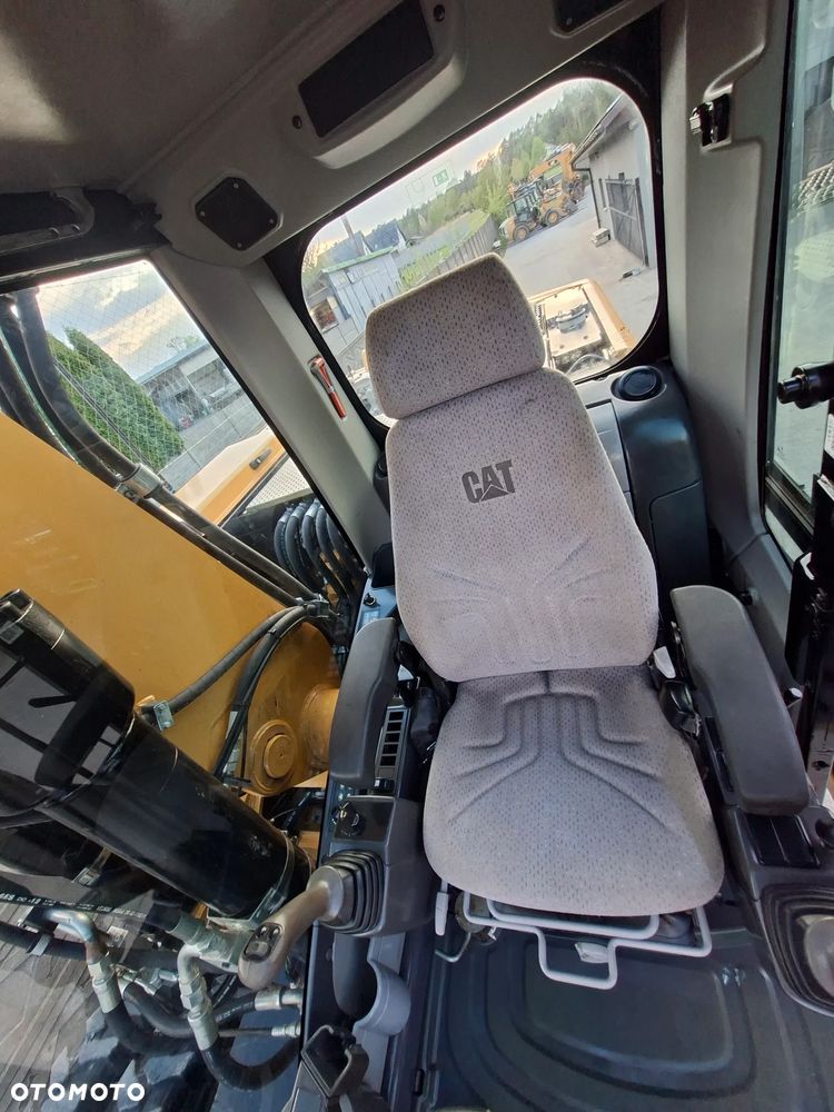 Caterpillar CAT M 322 D - 38