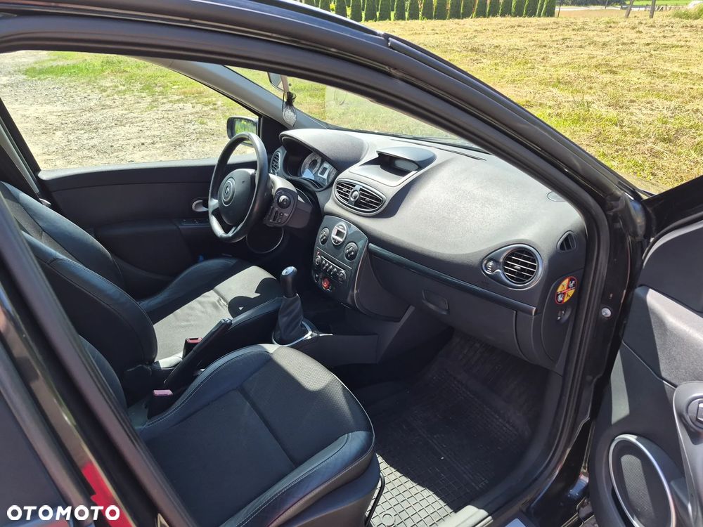 Renault Clio - 10