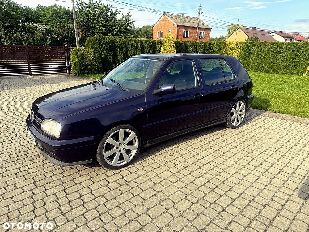 Volkswagen Golf - 3