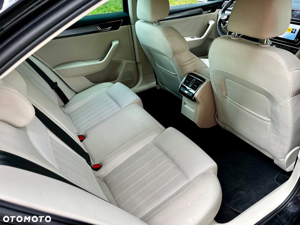 Skoda Superb 2.0 TDI SCR Style DSG - 16