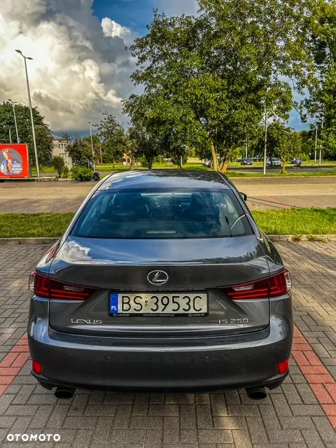 Lexus IS - 2
