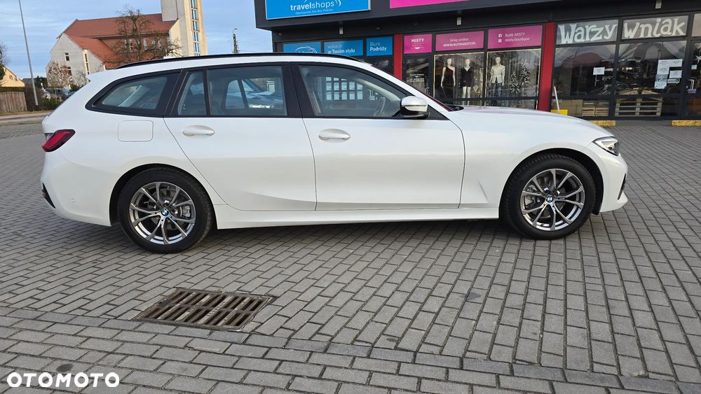 BMW Seria 3 320d Sport Line - 7