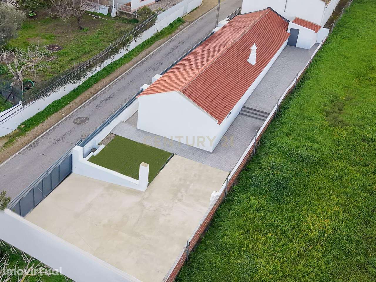 O Refúgio Perfeito em Tavira: Moradia Térrea Totalmente Renovada a 5 m - Grande imagem: 2/25