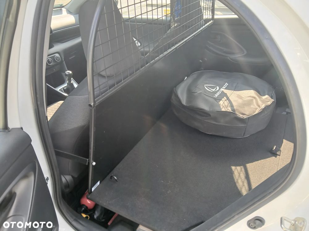 Toyota Yaris 1.5 Comfort - 10