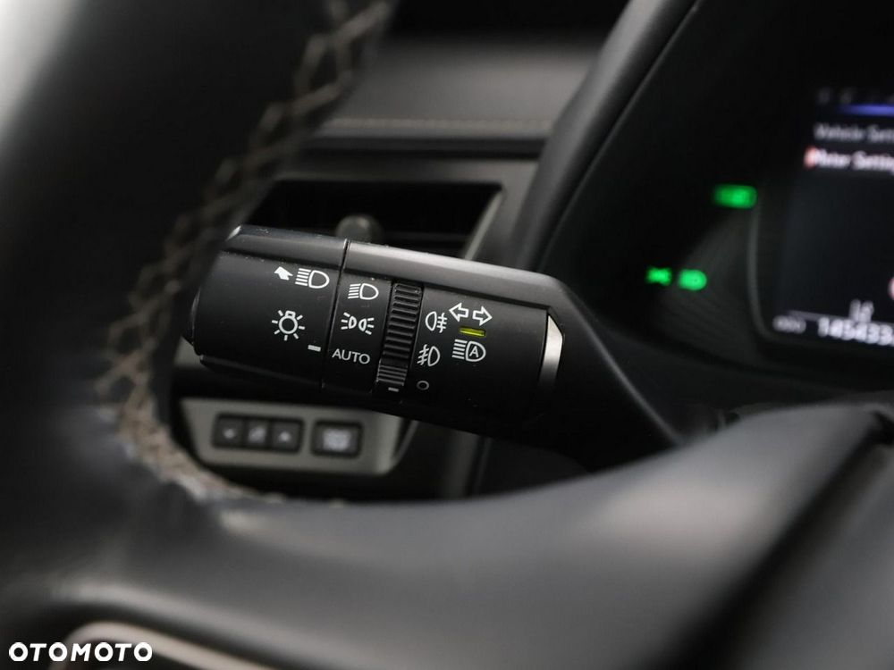 Lexus UX 250h - 32