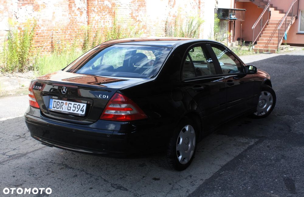 Mercedes-Benz Klasa C 220 CDI Classic - 3