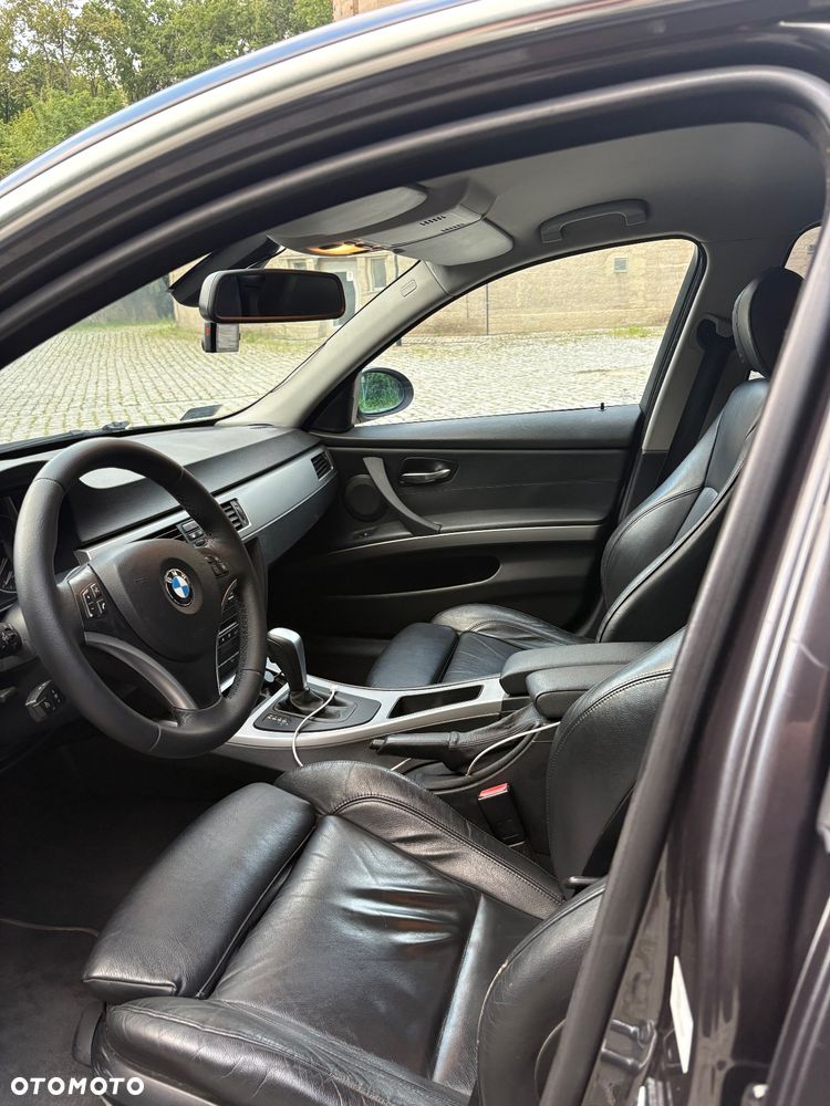 BMW Seria 3 330xd DPF Touring - 9