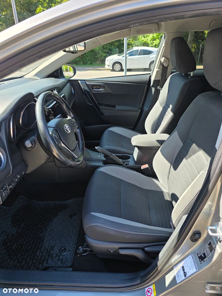 Toyota Auris - 9
