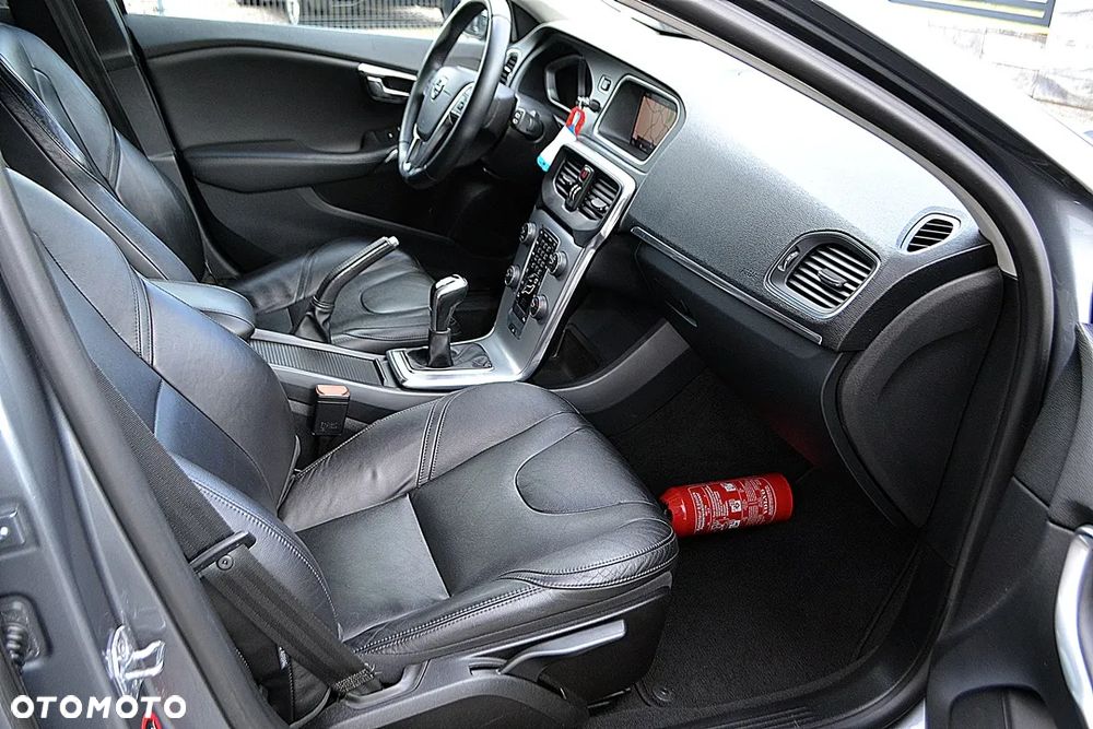 Volvo V40 D2 Inscription - 17