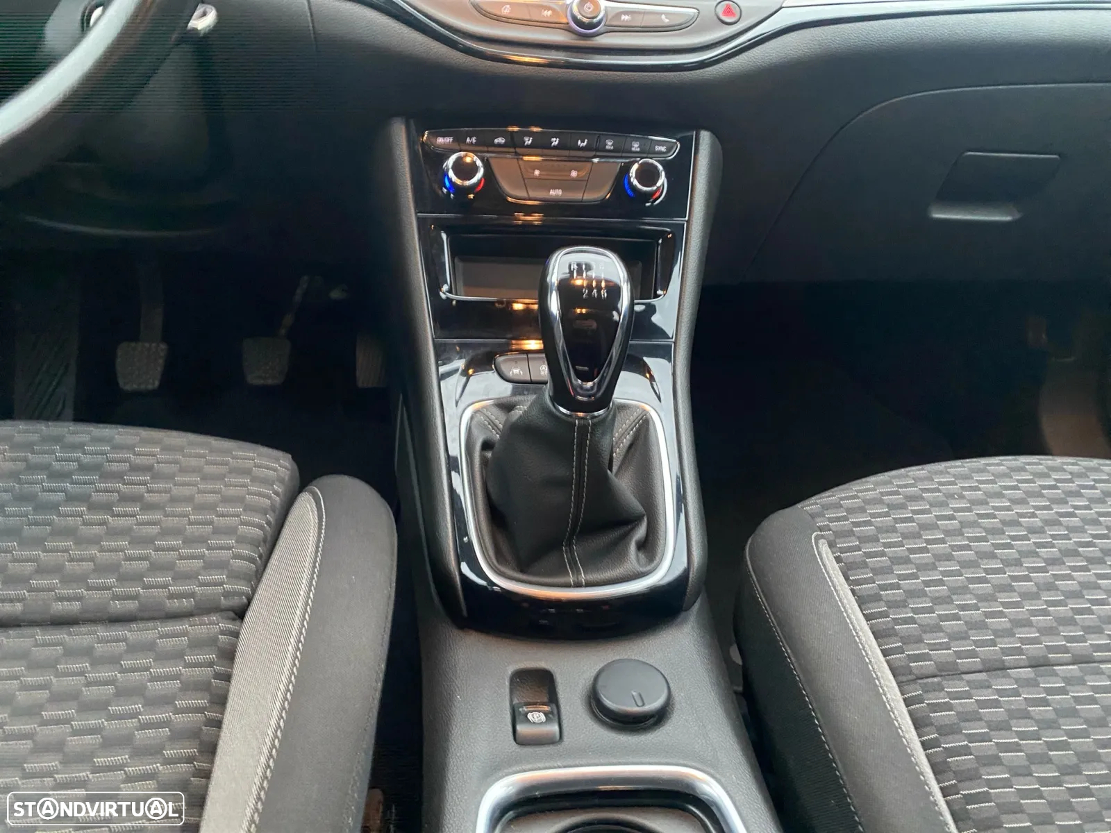 Opel Astra Sports Tourer 1.2 T GS Line S/S - 12