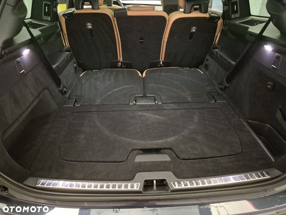 Volvo XC 90 T8 AWD Plug-In Hybrid Ultimate Bright 7os - 17