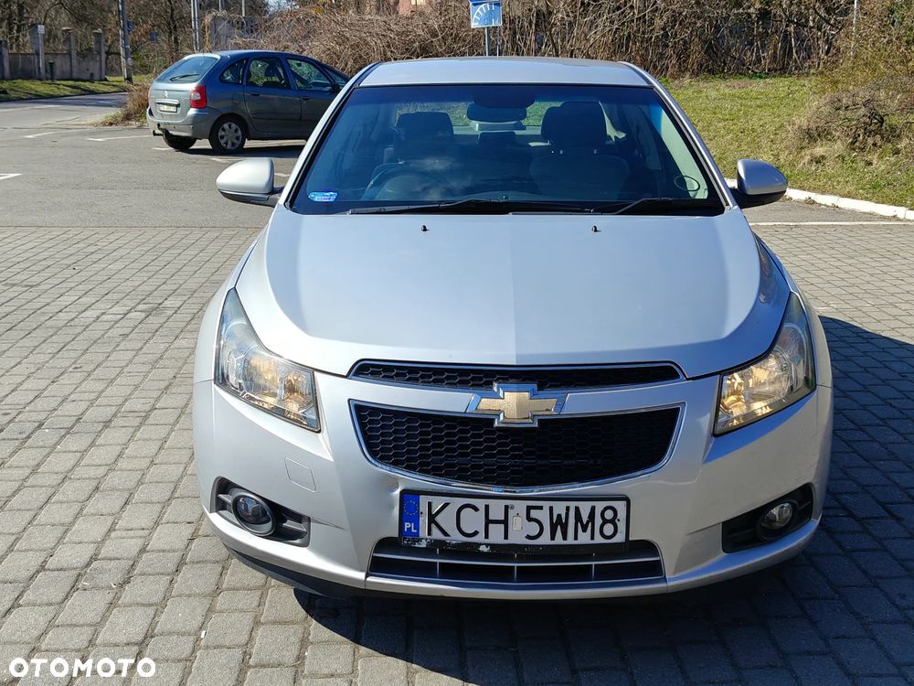 Chevrolet Cruze - 12