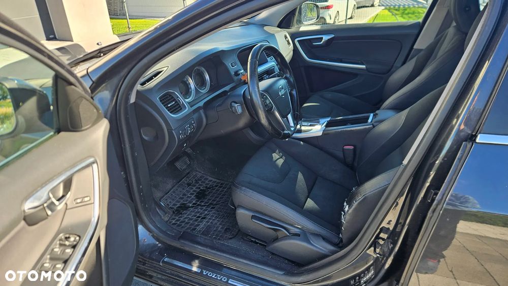 Volvo V60 D3 Geartronic Momentum - 17
