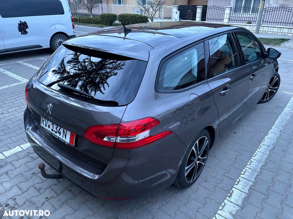 Peugeot 308 1.2 L PureTech Turbo Allure - 7